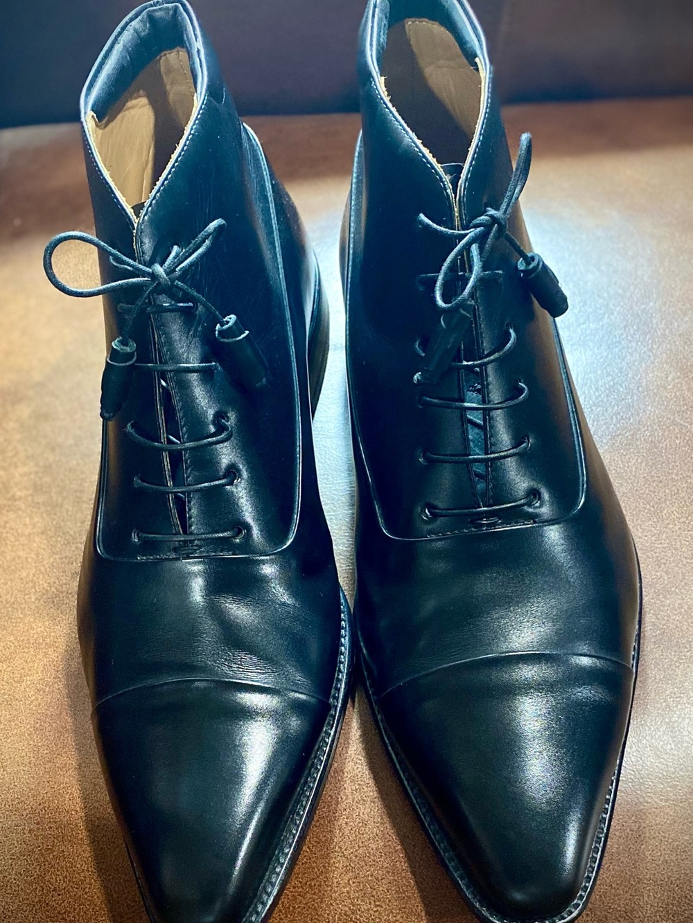 Men's Black Leather Chukka Boots - Sleek Lace-Up Style. Beautiful Italian Q